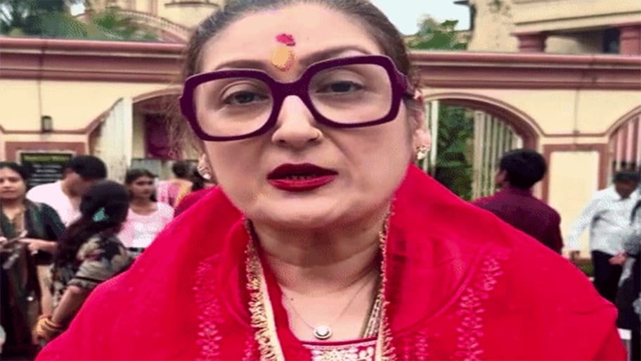 Sunita Ahuja : મારું ઘર તુટી રહ્યું છે... મને સપોર્ટ કરો, ગોવિંદાના ખુલાસા પછી સુનીતા આહુજાનો નવો વીડિયો વાયરલ 