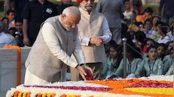 બાપુની 157મી જન્મજયંતિએ રાજઘાટ પર PM મોદીએ કર્યા નમન