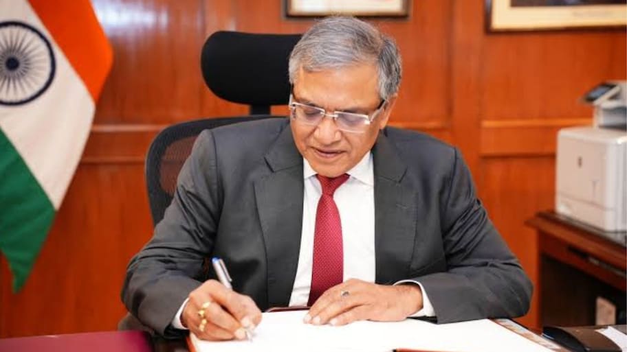 SIR પર હંગામા વચ્ચે મોટા સમાચાર, ચૂંટણી પંચે જણાવ્યું યાદીમાંથી કોના કપાઈ ગયા નામ