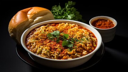 Misal Pav Recipe: ઝણઝણીત મિસળ પાવ ઘરે બનાવવાની રીત, સ્ટ્રીટ સ્ટાઈલ તરીવાળો મસાલો બનાવવાનું જાણી લો સીક્રેટ