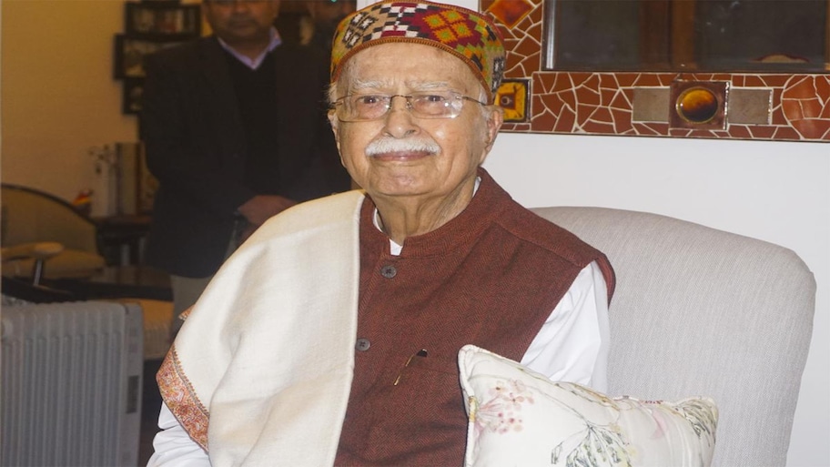 LK Advani: ભાજપના વરિષ્ઠ નેતા લાલકૃષ્ણ અડવાણીની તબિયત લથડી, દિલ્હી એપોલો હોસ્પિટલમાં દાખલ