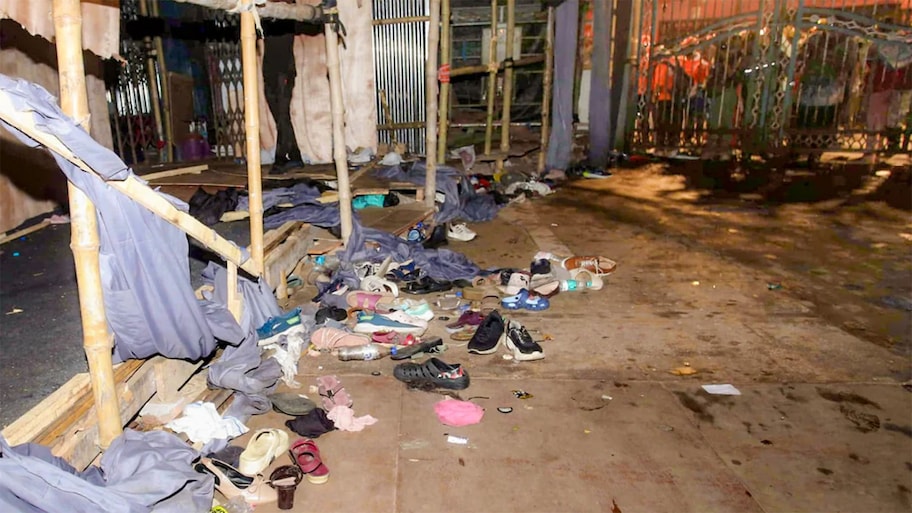 Kolkata Stampede: કલકત્તા દુર્ગા પૂજા પંડાલ મામલે આયોજક સહિત 7 લોકોની ધરપકડ, ભાગદોડમાં 19 લોકોના થયા મોત