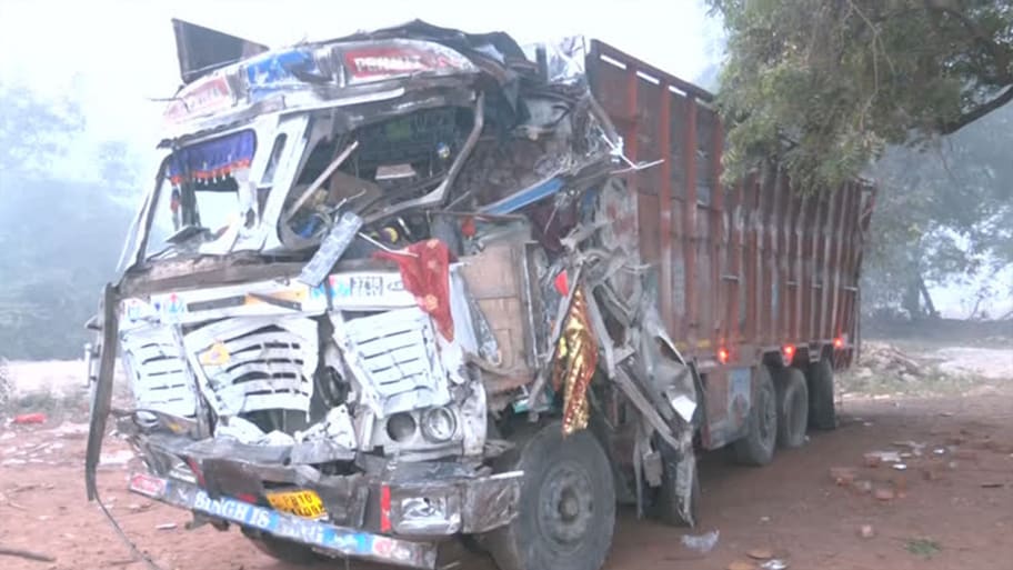 Gwalior Accident: શીતળા માતાના મંદિર જતા દર્શનાર્થીઓ પર ફરી વળ્યો ટ્રક, 13 લોકોના મોત