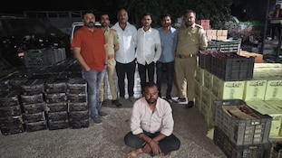 જામનગર: ભાજપના કોર્પોરેટરના પુત્રનું દારૂનું ગોડાઉન ઝડપાયું, લાખોનો વિદેશી દારૂ પકડાયો